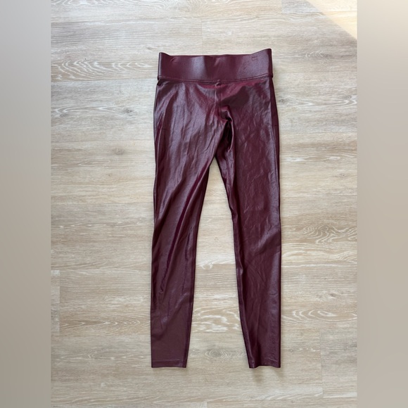 Carbon38 High Rise 7/8 Legging in Takara Shine Burgundy Maroon Small - Picture 6 of 8